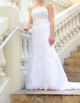 Sz 6 Sincerity Strapless A-Line WhiteWedding Gown zip back, button details, lace
