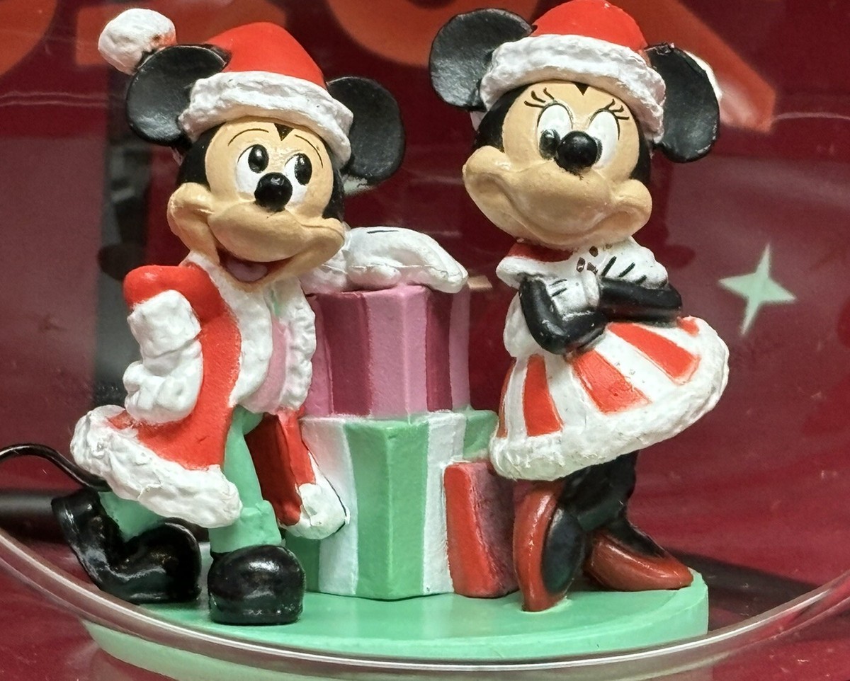 NEW Disney Santa Mickey Mouse & Minnie Mouse 2023 Glass Drop