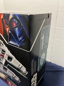 LEGO Star Wars: UCS Millennium Falcon (10179) 