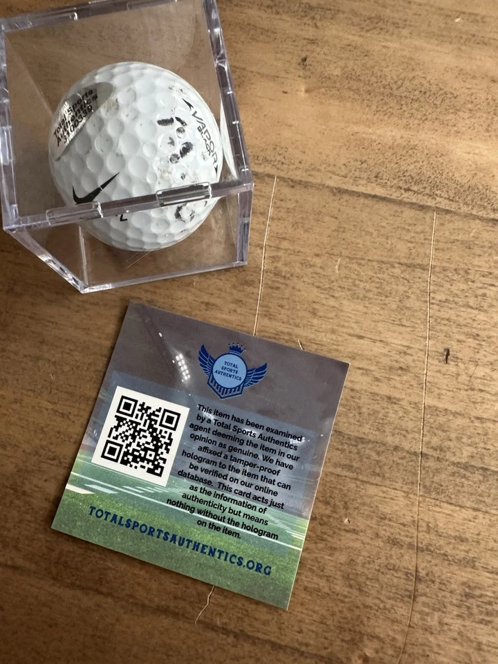 Pelota de golf firmada a mano por Tom Brady G.O.A.T. Certificado de autenticidad 7 veces campeón del Super Bowl Foto 4 de 4