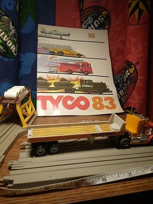 Tyco US 1 TRUCKING TRUCK / ROADWAY TRAILER 