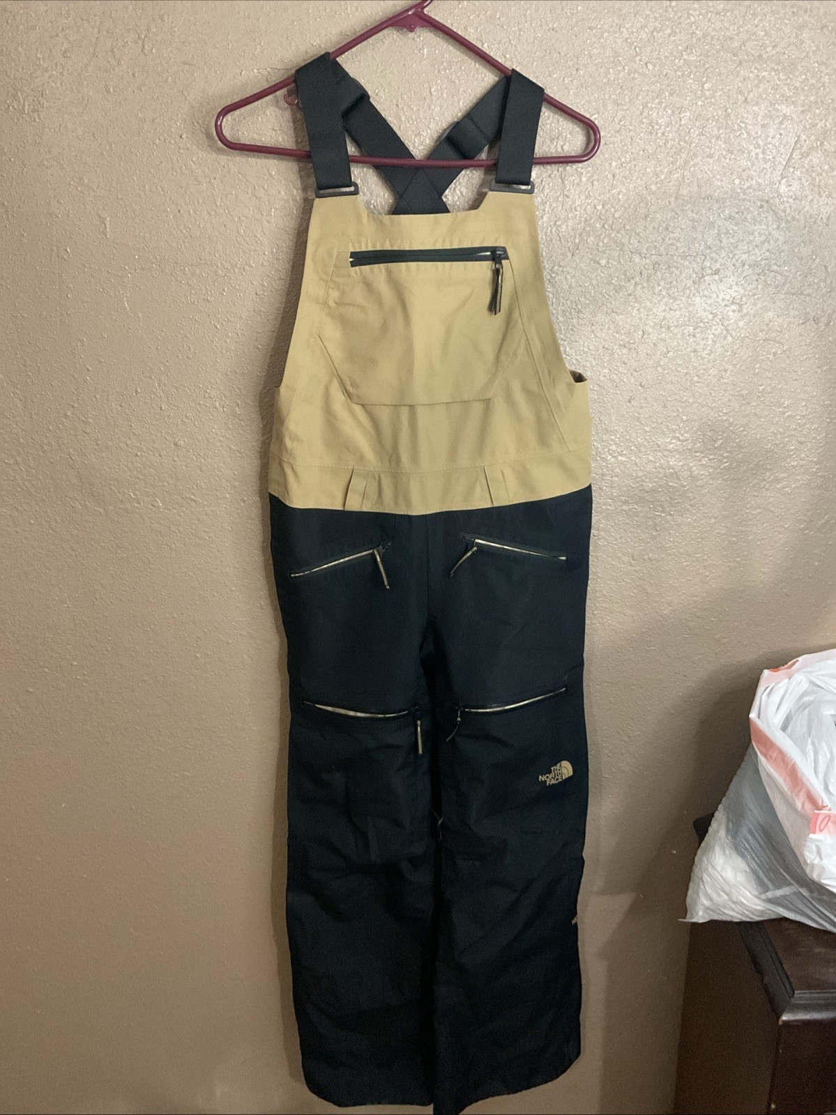 The North Face Women&rsquo;s Size XS Nylon Ski/Snowboard Suit Overalls Bibs