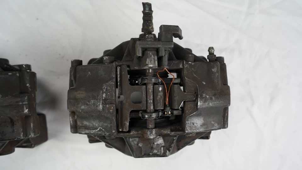 OEM 2000-2002 Mercedes-Benz S430 S500 CL500 Rear Brake Calipers Left Right - Image 3 of 4