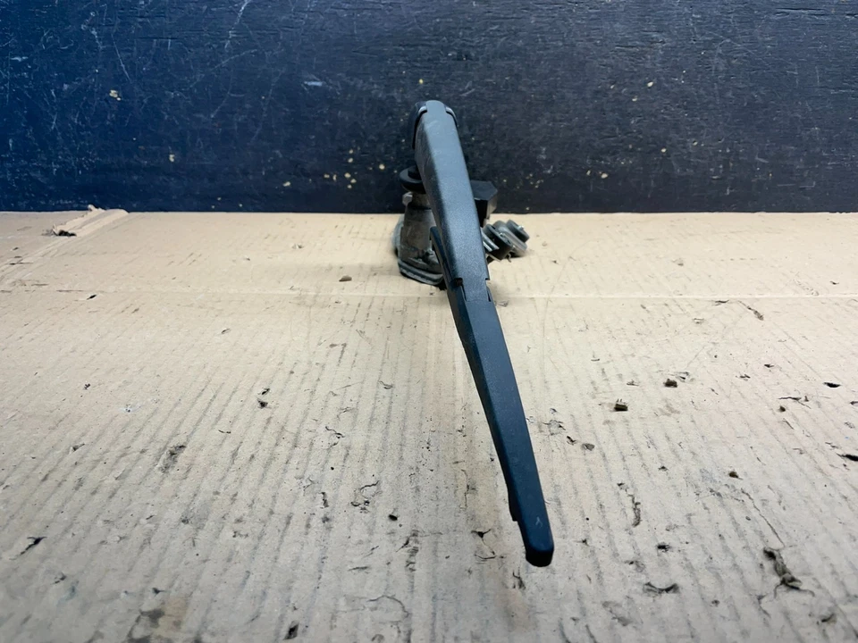 Toyota Prius V 2012 a 2017 limpiaparabrisas trasero motor v1887 DG Foto 3 de 4