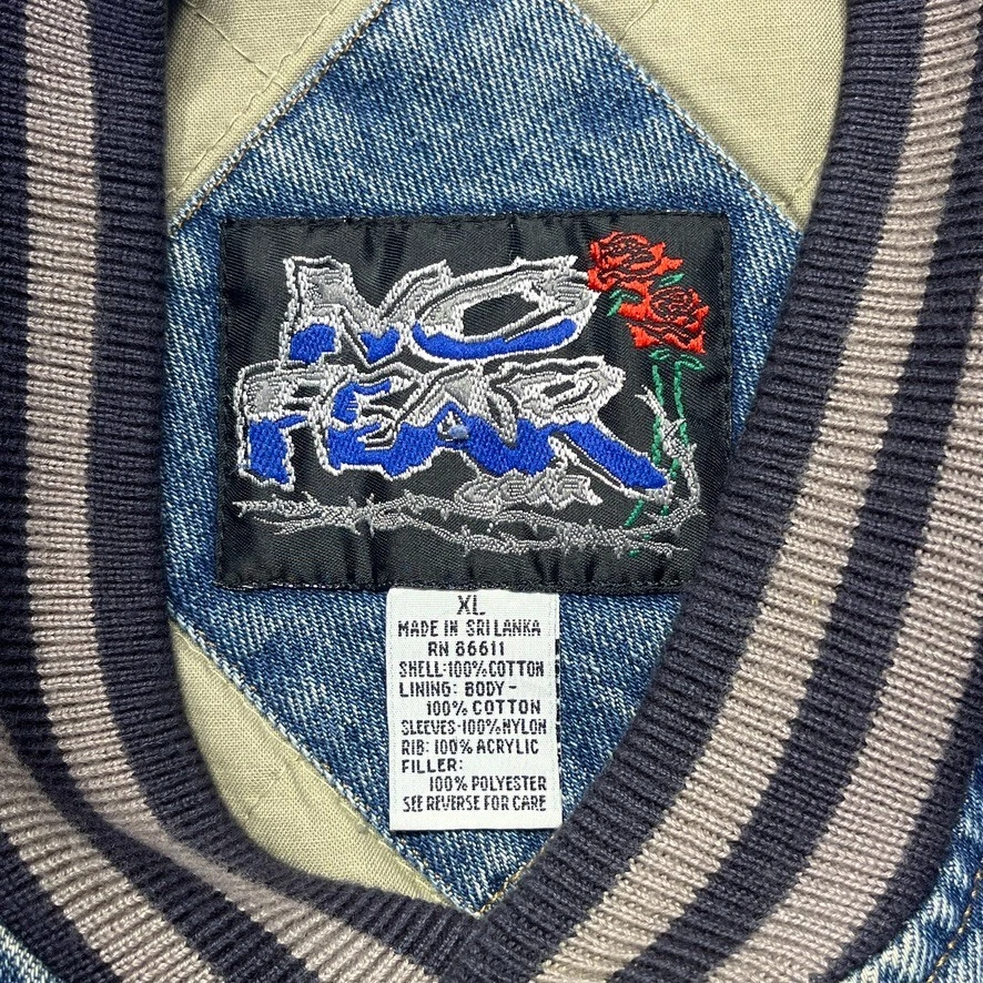 Chaqueta Universitaria Vintage Años 90 No Fear Para Hombres XL Patinador Denim Bordado Logo Broches a presión Foto 4 de 4