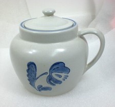 Vintage Pfaltzgraff Yorktowne USA Blue Floral Handle Bean Pot With Lid Number 70