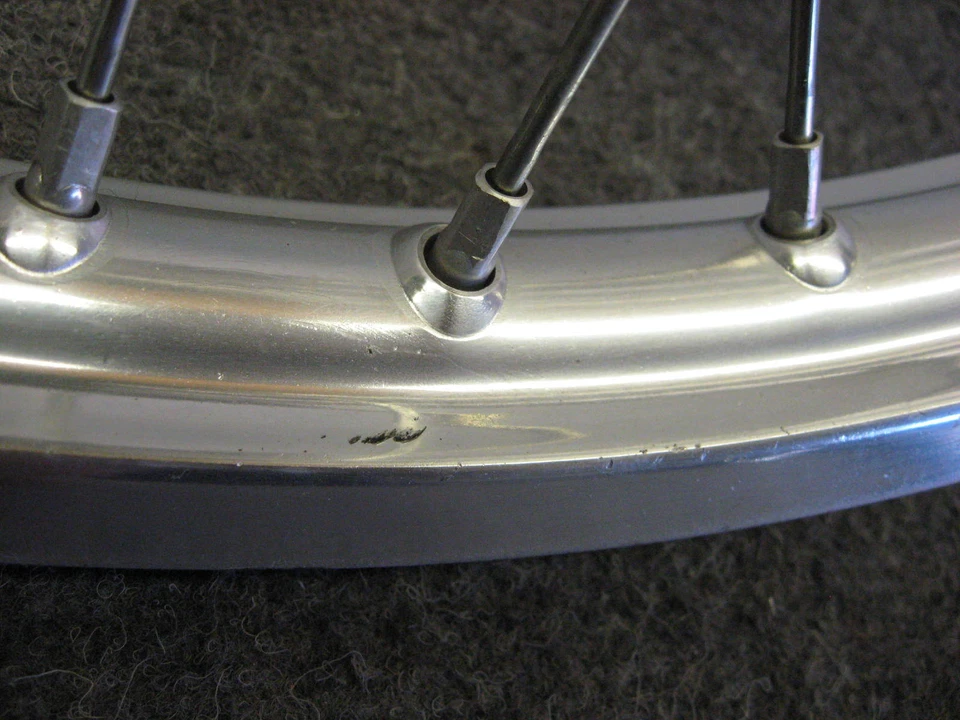 Kawasaki KX250F 2005 rueda delantera - KX250 KX 250 F Foto 2 de 4