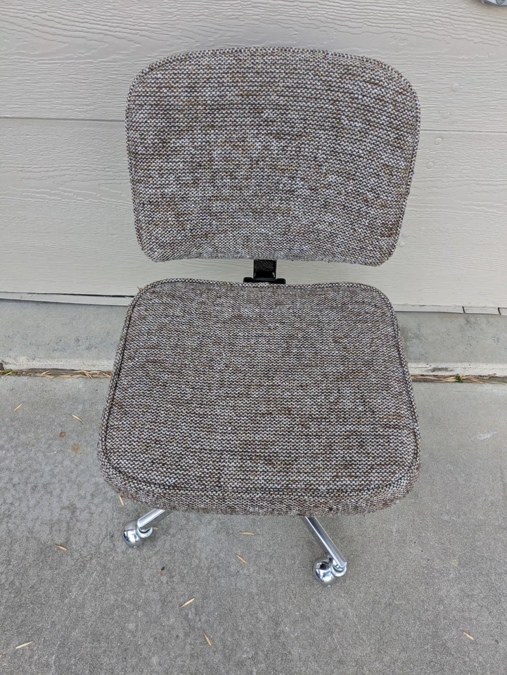Silla de escritorio de oficina rodante vintage moderna de mediados de siglo de metal cromado tweed Canadá Foto 4 de 4