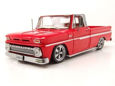 Chevrolet C-10 Styleside Pick Up Lowrider 1965 rot weiß Modellauto 1:18 Sun Star