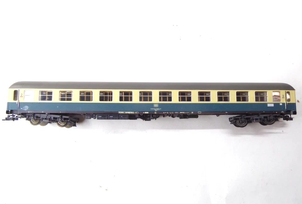 ADE - D-Zugwagen - H0 1:87 mit Innenbeleuchtung - ohne OVP #0537