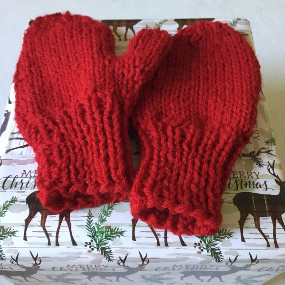 Kids Handknit Mittens, Size Small, Ages 2-4, Red, NEW, 7.5" x 3.5" - Image 3 of 3