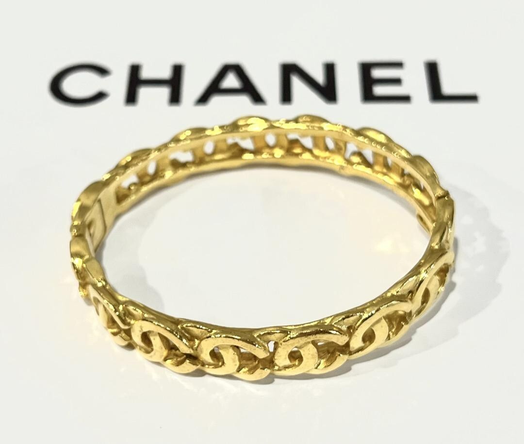CHANEL Bracelet Bangle AUTH Coco CC Vintage Rare Gold Logo
