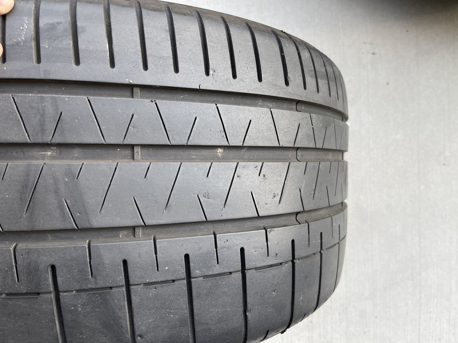 Pirelli PZero Corsa PZC4 305/30ZR20 (L) Tire OEM Lamborghini Tire - 5mm