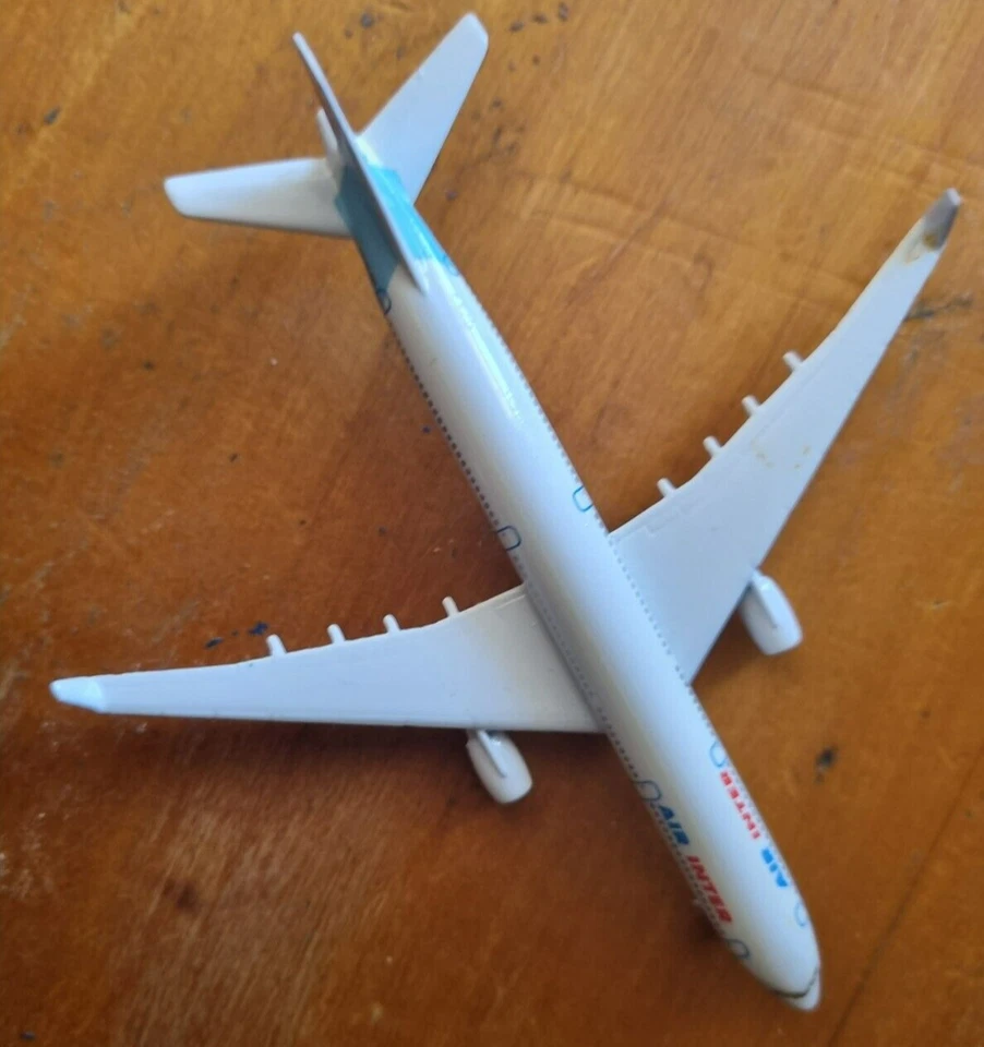 AIR INTER . A330 . Schabak #954 /137 Scale 1:600 . Diecast Model Boxed . - Image 2 of 2