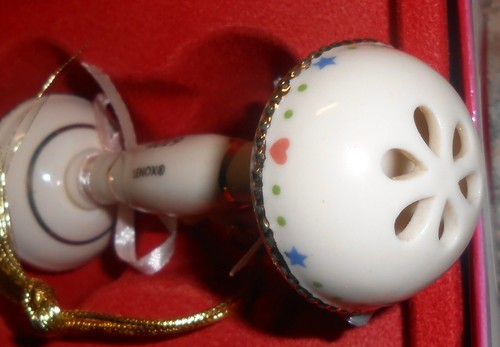 LENOX 2019 BABY's 1st CHRISTMAS SONAJERO Primer ORNAMENTO - - NUEVO en CAJA - Imagen 2 de 7