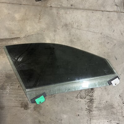 03-12 Maserati Quattroporte Front Right Side Door Window Glass M139