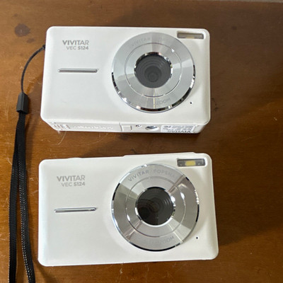 2 Vivitar PopSnap VEC S124 Compact Digital Camera 12MP 2.4in Flash USB White