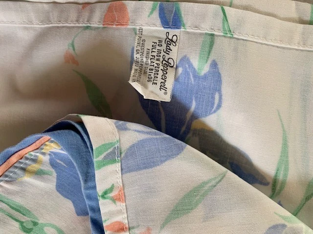 VINTAGE LADY PEPPERELL WIDOW'S TEARS PERIWINKLE FLORAL (1) FULL FLAT SHEET - Image 2 of 3