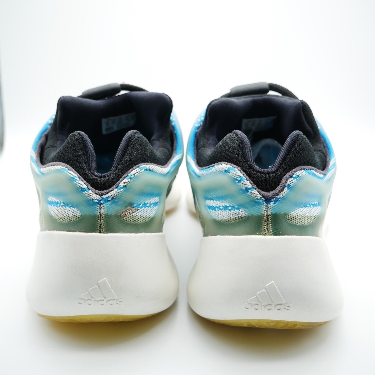 Adidas Yeezy 700 V3 Arzareth Blue Glow In The Dark G54850  display picture 3