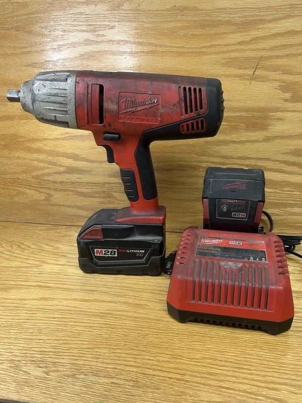 Milwaukee 28 Volt 1/2” Drive impact W 2 Batteries & Charger!