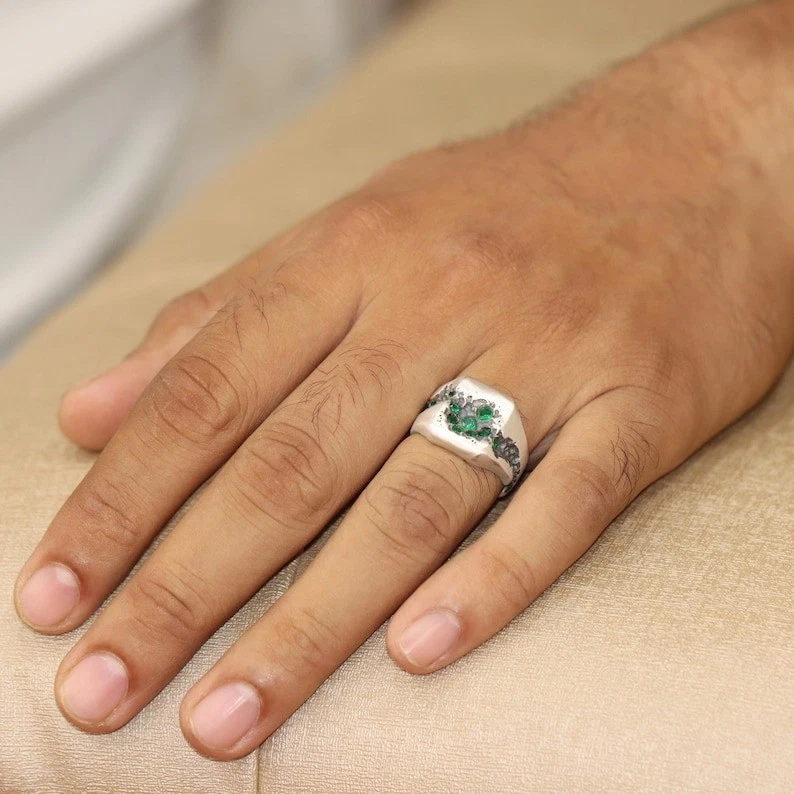 Men's Emerald Ring, Sterling Silver Vintage Ring, Men's Damage Signet Ring - Image 4 of 4