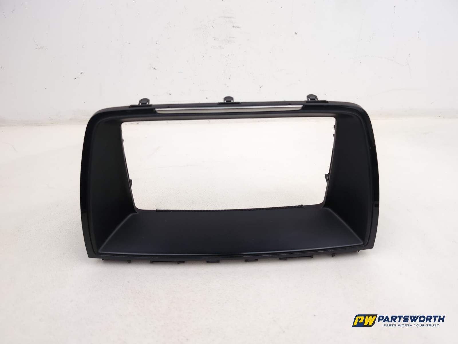 MAZDA 6 SE-L NAV D Facia Panel Radio Surround Trim GHR155231 2013-2015