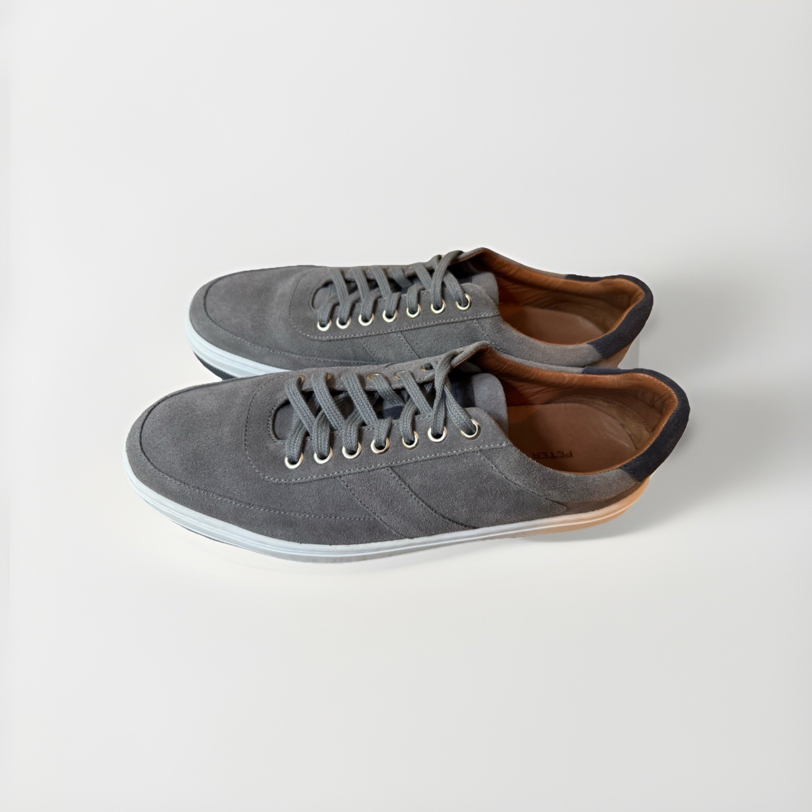 - Size 11 M - Gray/navy