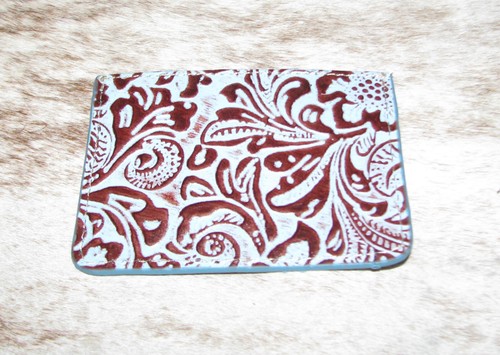 Myra Bags #8498 Identificación de 4"x3", Portatarjetas ~ Bloqueo RFID ~ Cuero en relieve ~ Tinte azul ~ - Imagen 2 de 3