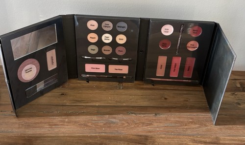 Elizabeth Arden Artist Box Makeup Set New / Other Boxed *read*