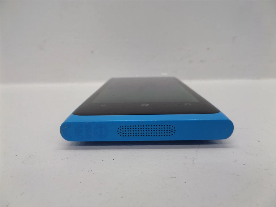 Smartphone Nokia Lumia 800 8MP Windows 16GB - Azul - Imagem 2 de 4