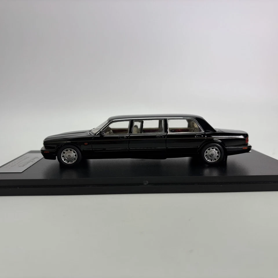 Matrix 1/43 Wilcox Limousine 6-door On Daimler V8 X308 Chassis Black Car Model - Image 3 of 4
