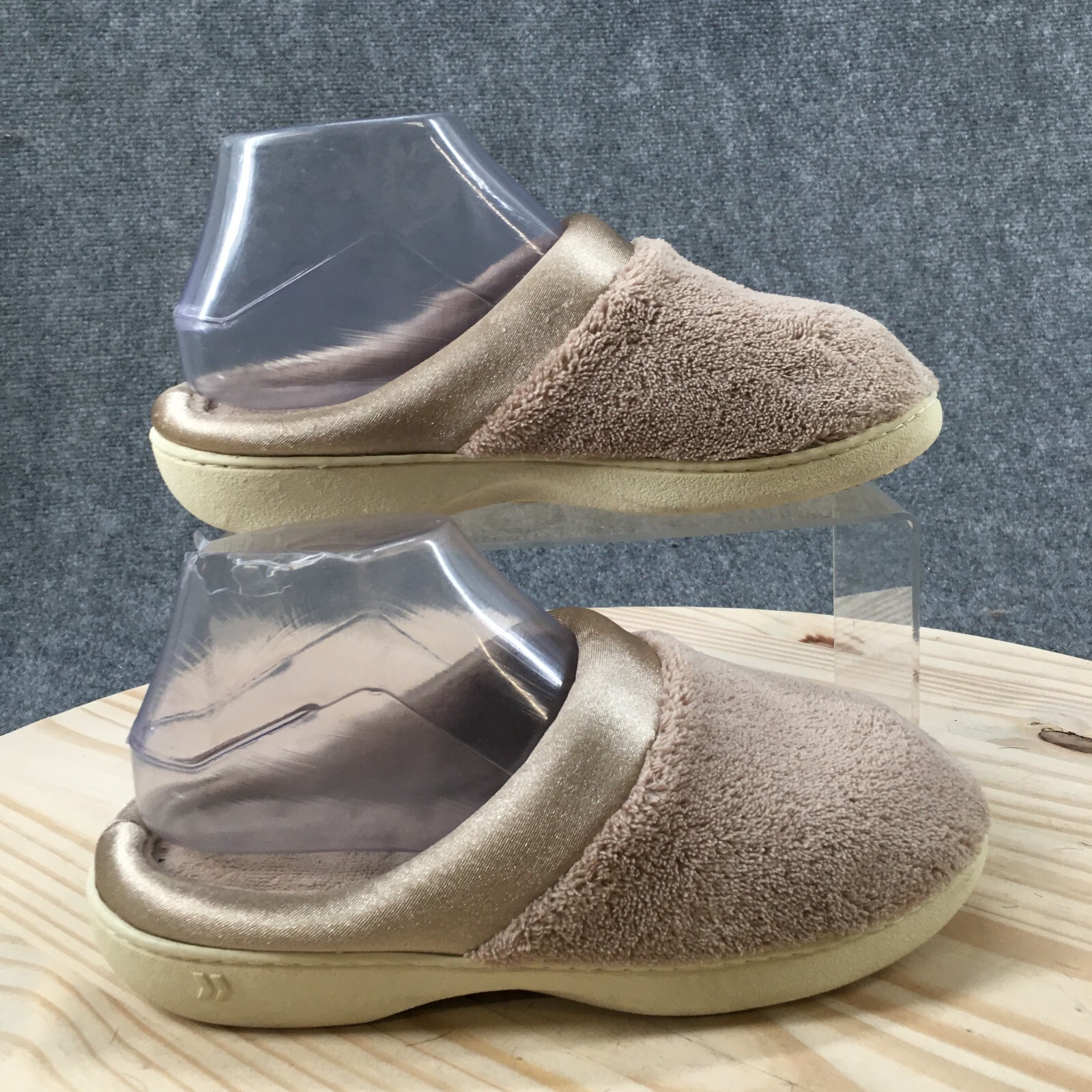 Isotoner Women's 7.5-8 Microterry Pillowstep Clog Slippers in Beige Satin for Ultimate Comfort-image
