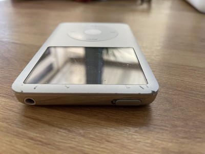 Apple iPod classic (6th Generation) 160GB MP3 Player - Silver