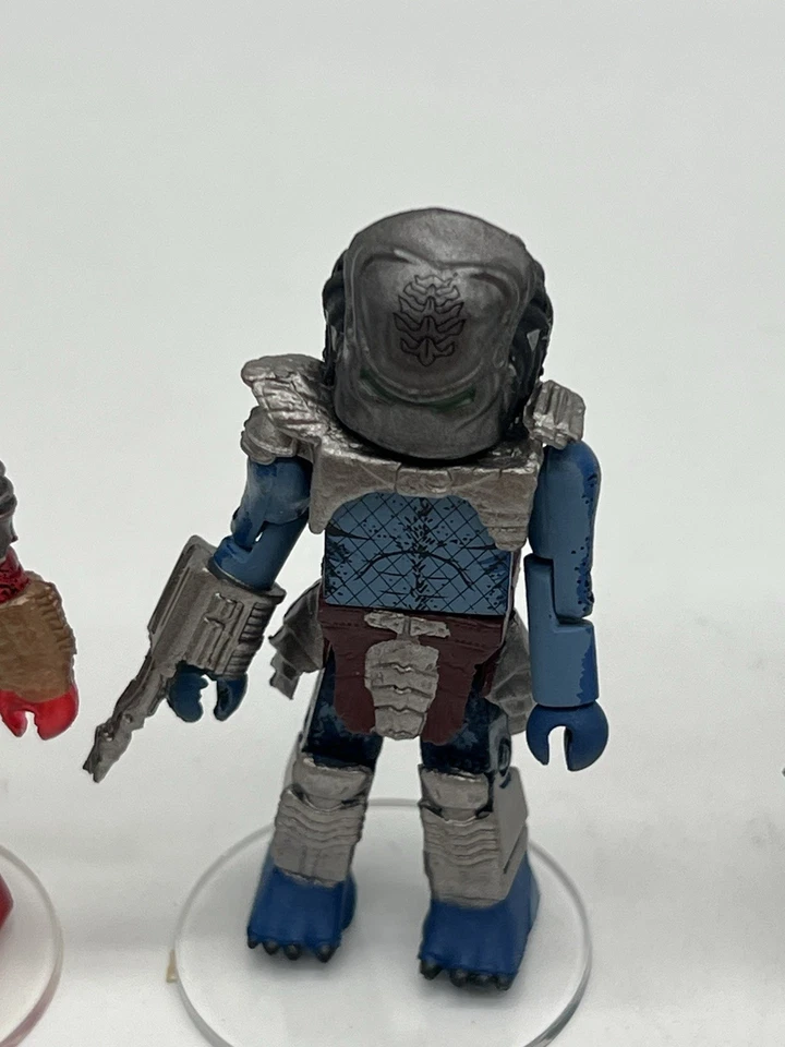 Alien Predator 迷你伴侣 大量 14 个玩偶 带支架 + 武器 熔岩,老人, — 第 4/4 张图片