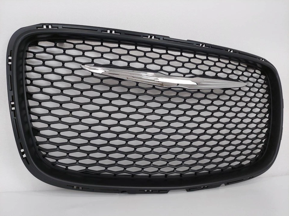 Rejilla plana negra apta para Chrysler 300 300C 2015-24 con ala emblema Foto 3 de 4