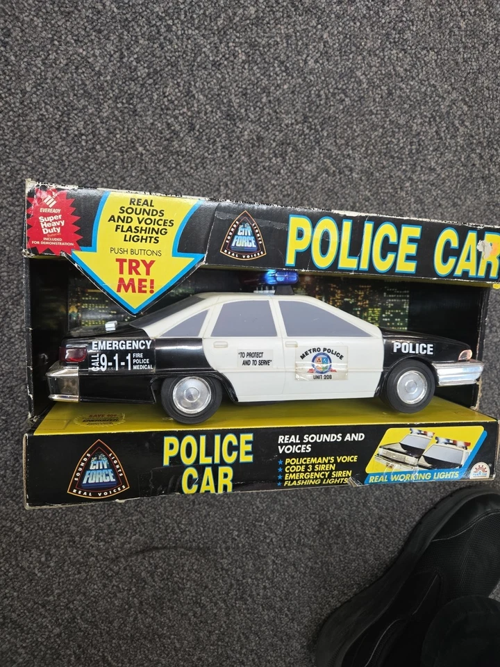 Vintage 1991 Fun Rise Plastic Model Police Car Patrol Unit 208 - Image 3 of 4