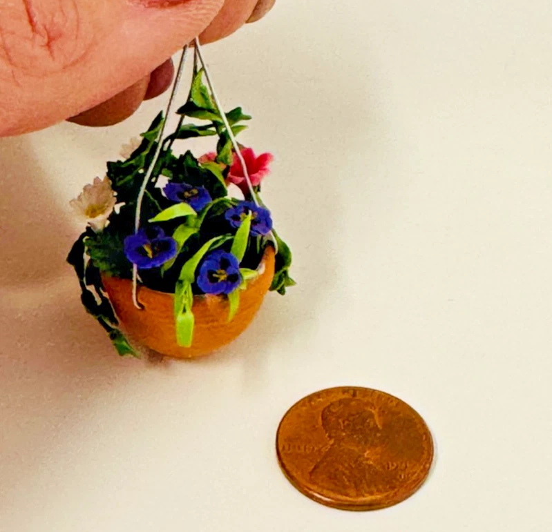 Dollhouse Miniature Floral Arrangement 1:12 Scale - Image 2 of 2