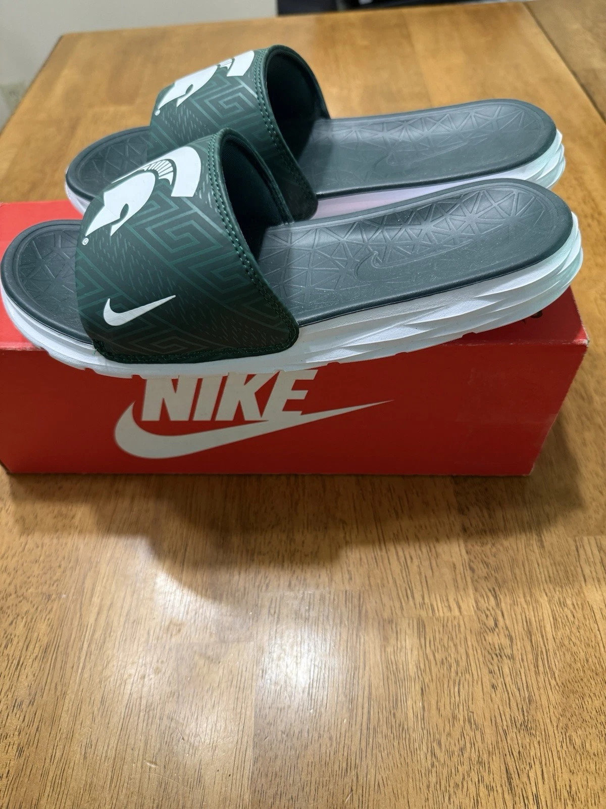 Scarpa sandalo Nike Solarsoft da uomo taglia 7 Michigan State Spartans verde