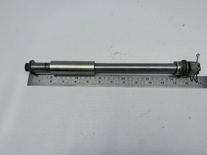 Kawasaki GTR1000 Hinterrad Steckachse Achse Rear Axle spindle (2) 87'
