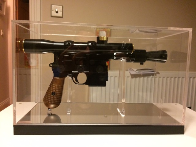 Star Wars / DL44 Blaster / Acrylic Display Case / Master Replica / MR Star Wars / DL44 Blaster / Acrylic Display Case / Master Replica / MR