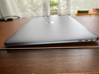 Apple MacBook Pro 15.4
