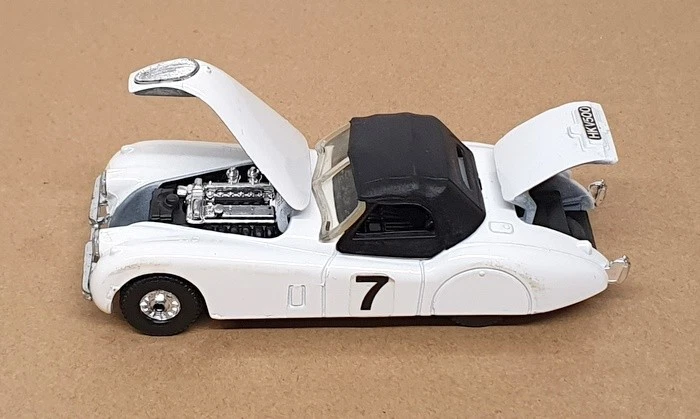 Corgi 12cm Long Diecast 819 - 1949 Jaguar XK120 Race Car #7 - White - Image 4 of 4
