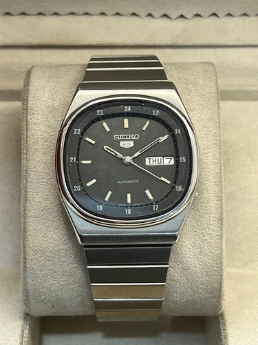Vintage Seiko 5 automatic 6309 day/date men's wrist watch