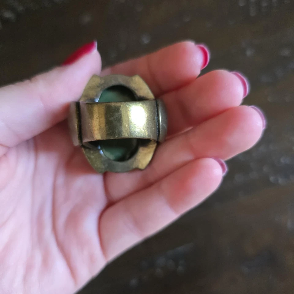 Anillo Grueso Vintage Latón Disfraz Piedra Verde Declaración Artístico Tono Dorado Talla 9 Foto 3 de 4