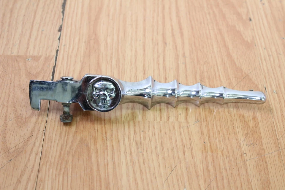 Suzuki Intruder vs1400 1999 palancas de calavera y tapas de depósito Foto 2 de 4