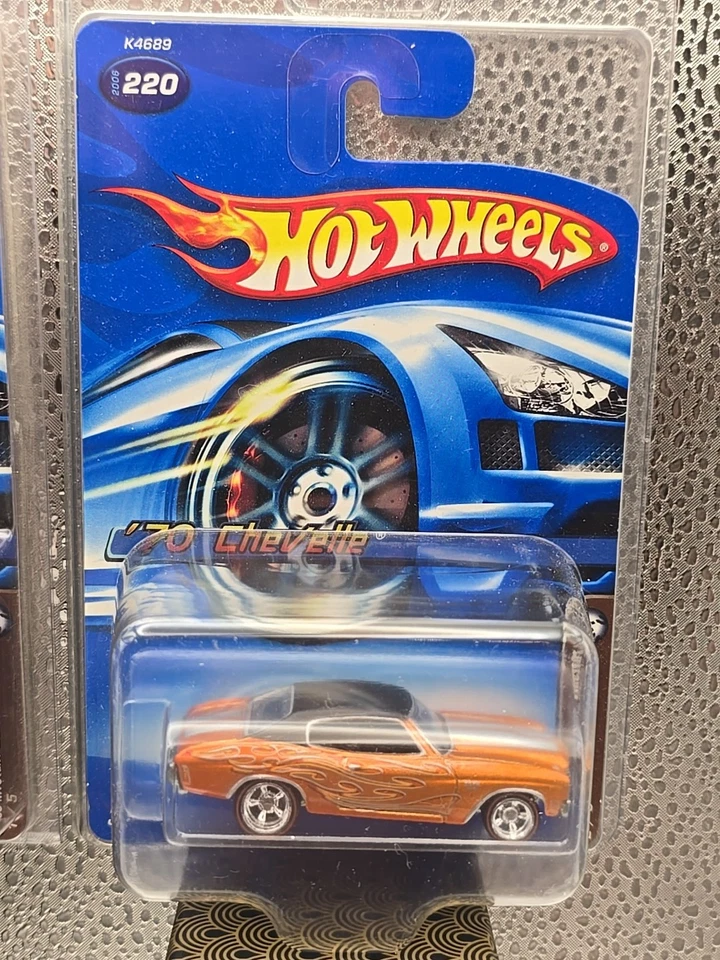 Hot Wheels 2006 Mystery Cars #1/5 entrega de lácteos y #2/5 '70 Chevelle Real Riders Foto 4 de 4