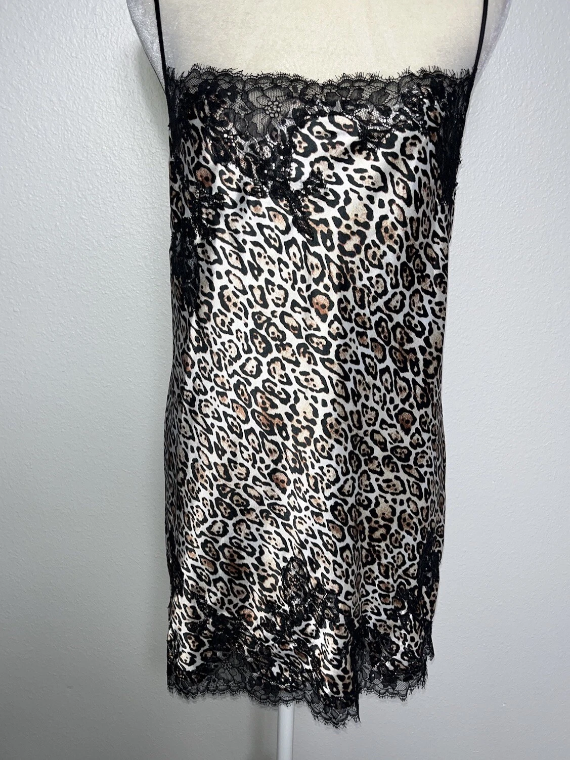 UNDERCOVER Victorias Secret mini abito leopardato animale raso pizzo cami slip nuovo M