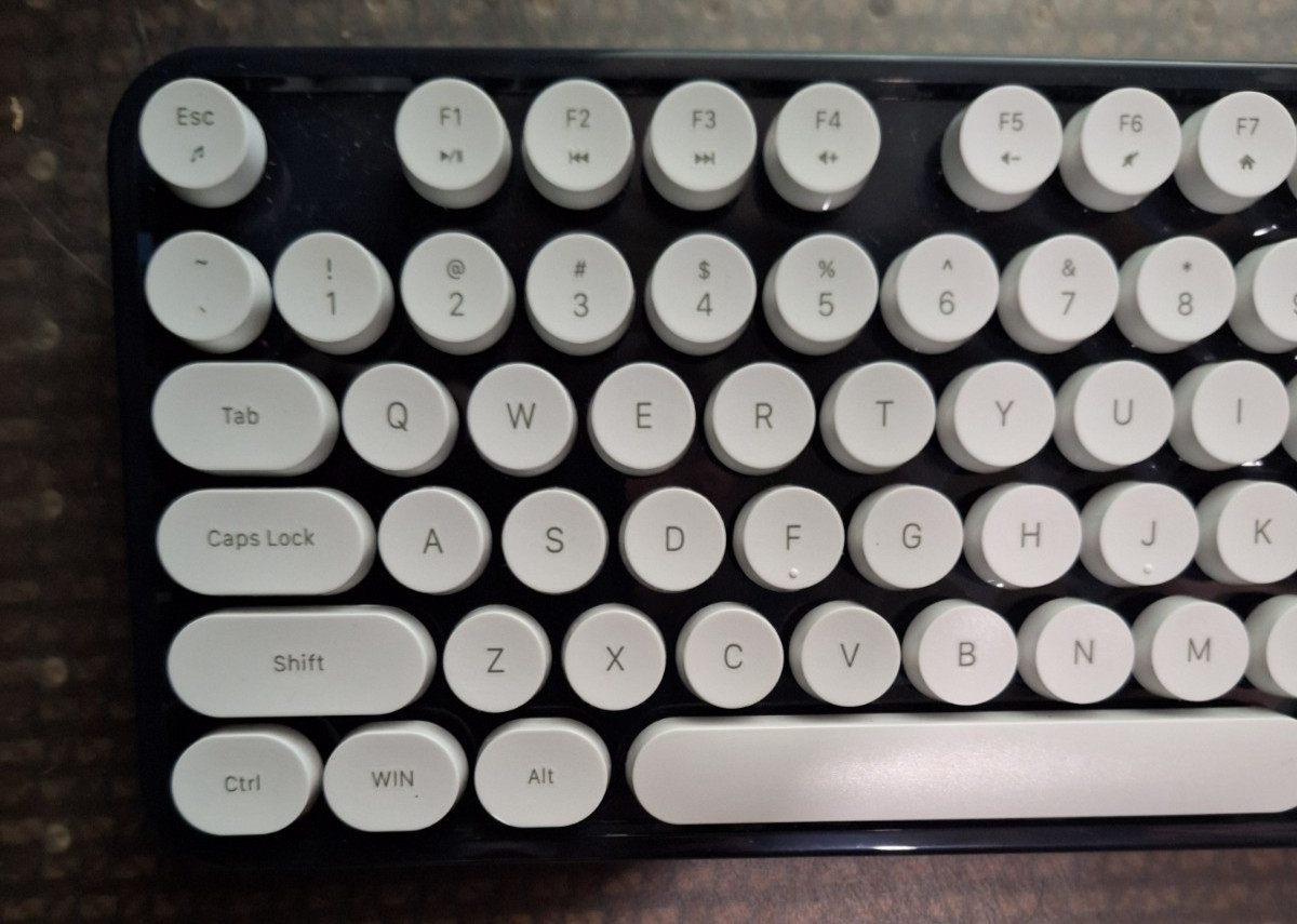 Sweet Wireless B&W keyboard mouse combo set NEW OPEN BOX has dongle SHIPS FREE