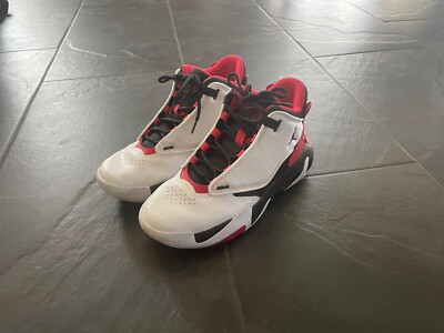 Basketball Schuhe Nike JORDAN MAX AURA 4 Sneakers High Größe 38,5 neu