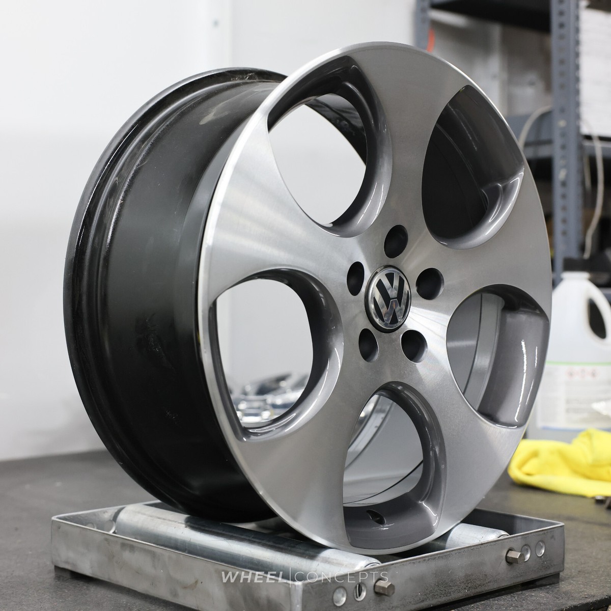 VW GOLF GTI JETTA GLI 18X7.5 OE WHEEL RIM 1K0601025BA / 69822